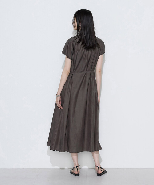 K.T KIYOKO TAKASE(キヨコタカセ)の「キュプラ/コットンツイル シャツドレス(ワンピース・レディース・グレイッシュベージュ/チャコール・9号)」の16枚目の写真