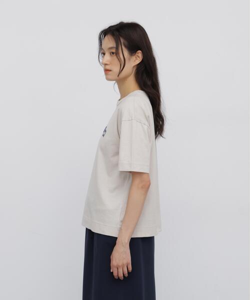 human woman(ヒューマンウーマン)の「◆フロッキープリントクルーネックTシャツ(Tシャツ/カットソー・レディース・ホワイト/ベージュ/ブラウン・MEDIUM)」の15枚目の写真