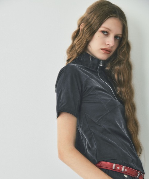CONZ(コンズ)の「half zip fitted top(Tシャツ/カットソー・レディース・ブラック/グレー・1/2)」の5枚目の写真