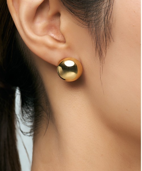 UNITED JEWELS-ef-(ユナイテッドジュエルズイフ)の「Metal Button Studs Pierce(ピアス(両耳用)・レディース・シルバー/イエローゴールド・FREE)」の3枚目の写真