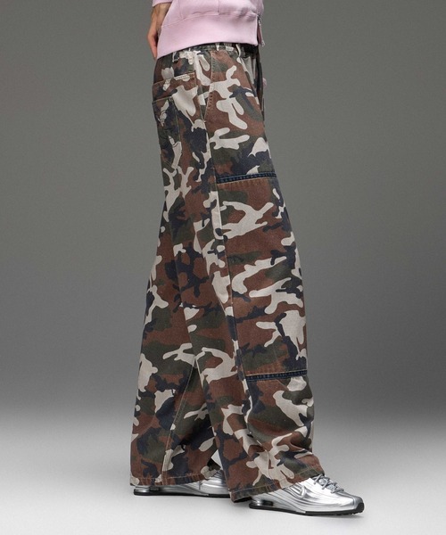 X-girl(エックスガール)の「DOUBLE KNEE EASY PANTS(デニムパンツ・レディース・レオパード/カモフラージュ/インディゴブルー・S/M)」の4枚目の写真