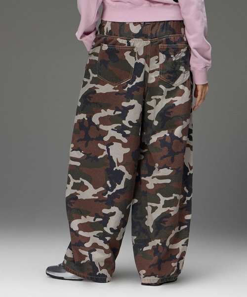 X-girl(エックスガール)の「DOUBLE KNEE EASY PANTS(デニムパンツ・レディース・レオパード/カモフラージュ/インディゴブルー・S/M)」の5枚目の写真