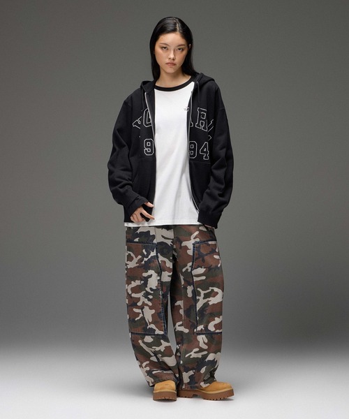 X-girl(エックスガール)の「DOUBLE KNEE EASY PANTS(デニムパンツ・レディース・レオパード/カモフラージュ/インディゴブルー・S/M)」の13枚目の写真
