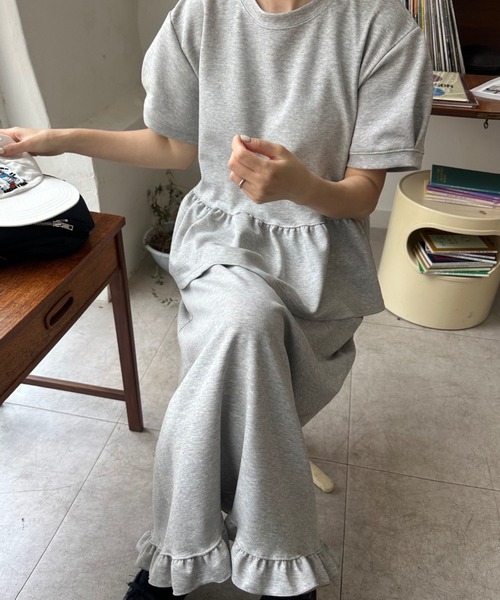 Girly Doll(ガーリードール)の「【セットアップ】ペプラム半袖カットソー&フリル裾ロングスカート(セットアップ・レディース・ブラック/ホワイト/グレー・FREE)」の19枚目の写真