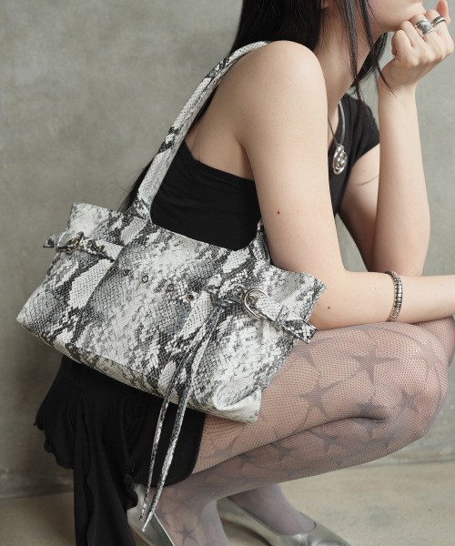 PICEA（ピセア）の「Vezel Bag [Python White]（ショルダーバッグ・レディース・その他・FREE）」の4枚目の写真