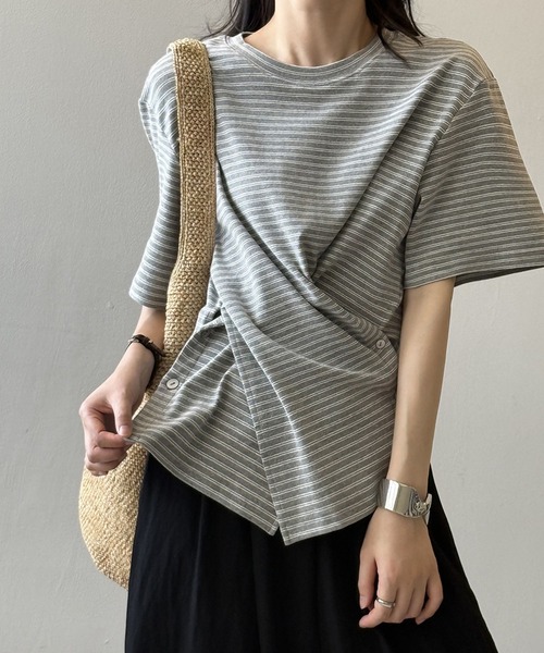 Girly Doll(ガーリードール)の「ストライプクロスデザインTシャツ(Tシャツ/カットソー・レディース・グレー/ブラック・M/L)」の4枚目の写真