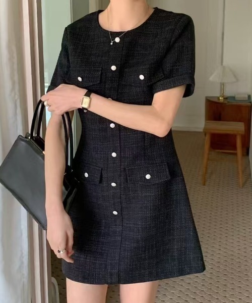 Aelina(エリナ)の「エレガントショートワンピース(ワンピース・レディース・ブルー/オフホワイト/ブラック・FREE)」の9枚目の写真