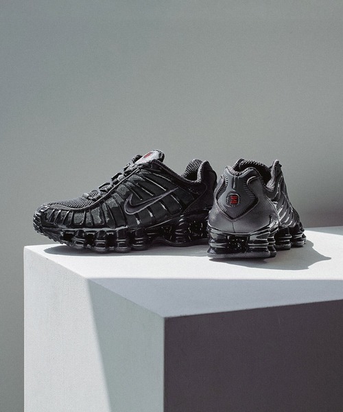 NIKE(ナイキ)の「NIKE/SHOX TL(スニーカー・レディース・ブラック・25cm/24cm/23cm)」の2枚目の写真