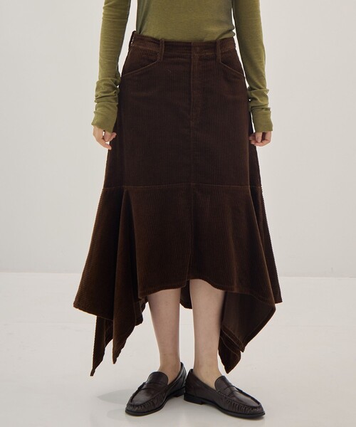 08sircus(ゼロエイトサーカス)の「【08sircus/サーカス】Corduroy panelled drape skirt/コーデュロイ パネルドレープスカート(スカート・レディース・ブラウン・1/0)」の4枚目の写真
