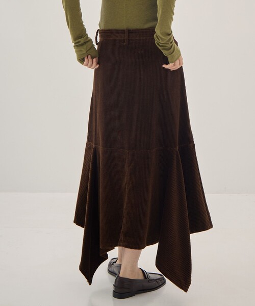 08sircus(ゼロエイトサーカス)の「【08sircus/サーカス】Corduroy panelled drape skirt/コーデュロイ パネルドレープスカート(スカート・レディース・ブラウン・1/0)」の6枚目の写真