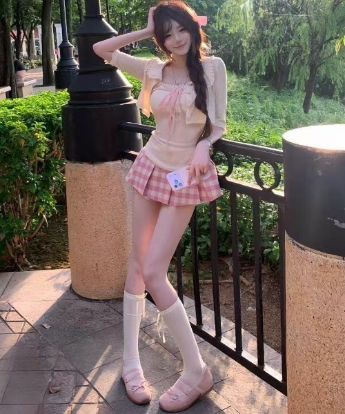 AVYL(アヴィル)の「レースフリルボレロ+リボンキャミソールアンサンブルニット(ニット/セーター・レディース・グレー/ブラック/アイボリー・M)」の7枚目の写真