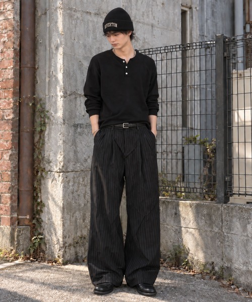 SPINNS(スピンズ)の「2タックピンストライプカーブワイドスラックスパンツ/テーラード素材(その他パンツ・メンズ・ブラック/ネイビー/チャコール・L/M)」の10枚目の写真