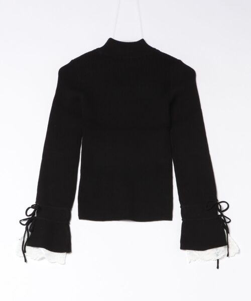 tocco closet(トッコ クローゼット)の「リボン付き袖口レース切り替えフレアスリーブハイネックリブニットプルオーバー(ニット/セーター・レディース・オフホワイト/ブラック・M)」の3枚目の写真