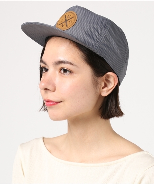 NIXON(ニクソン)の「BEACHSIDE SNAP-BACK HAT(キャップ・レディース・グレー/ブラック/カーキ/ネイビー/ブラック系その他/カモフラージュ・FREE)」の1枚目の写真