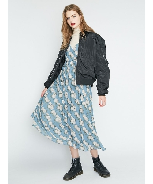 jouetie（ジュエティ）の「ヴィンテージフラワーキャミワンピース（ワンピース・レディース・ブラック/ベビーピンク/ブルー・MEDIUM）」の6枚目の写真