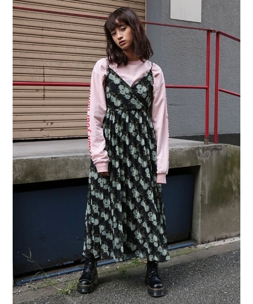 jouetie（ジュエティ）の「ヴィンテージフラワーキャミワンピース（ワンピース・レディース・ブラック/ベビーピンク/ブルー・MEDIUM）」の12枚目の写真