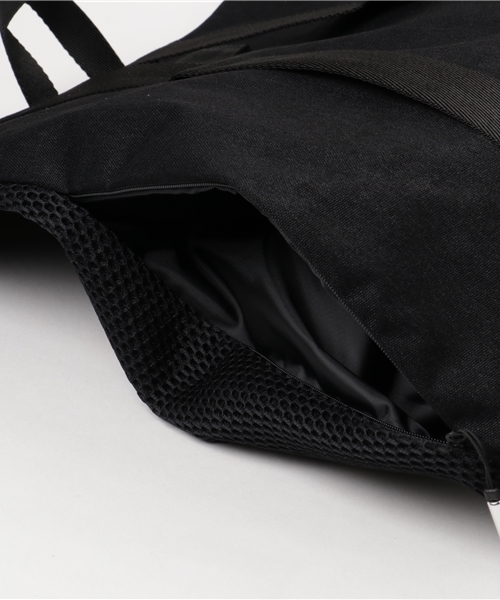 adidas(アディダス)の「W ID ナップサック MSY(ショルダーバッグ・レディース・ブラック/ホワイト・FREE)」の4枚目の写真