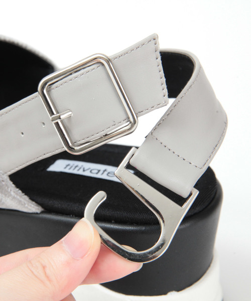 titivate（ティティベイト）の「ｸﾛｽﾍﾞﾙﾄｽﾆｰｶｰｻﾝﾀﾞﾙ（サンダル・レディース・ブラック/グレー・S/M/L/LL）」の18枚目の写真