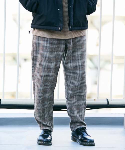 kutir(クティール)の「チェックワイドテーパードパンツ(その他パンツ・メンズ・グレー系その他/ブラウン系その他/ベージュ系その他/ブルー系その他/グレー系その他2/グレー系その他3/グレー系その他4・SMALL/MEDIUM/LARGE)」の5枚目の写真
