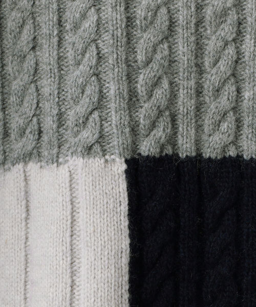 SHIPS JET BLUE（シップスジェットブルー）の「SHIPS JET BLUE: パッチワーク ジャカードクルーネックニット2（ニット/セーター・メンズ・ナチュラル/グレー系その他/コバルトブルー・X-SMALL/SMALL/MEDIUM/LARGE）」の4枚目の写真