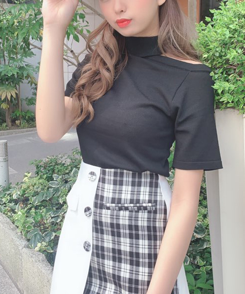 SPIGA（スピーガ）の「ﾁｮｰｶｰ風ﾜﾝｼｮﾙﾀﾞｰﾆｯﾄ（ニット/セーター・レディース・ホワイト/ブラウン/ピンク/ブラック・FREE）」の3枚目の写真