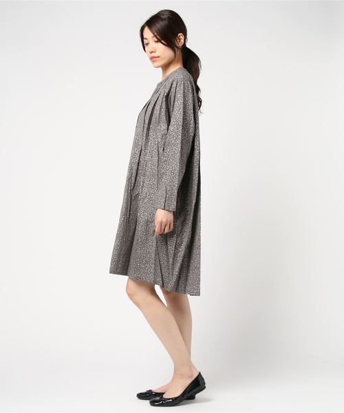 mizuiroind（ミズイロインド）の「箔プリントピンタックワイドワンピース（チュニック・レディース・グレー/オフホワイト・FREE）」の4枚目の写真