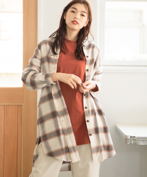 GLOBAL WORK(グローバルワーク)の「ソフトフランネルシャツワンピ/844208(シャツワンピース・レディース・レッド/イエロー/オフホワイト/ベージュ/ダークブラウン・MEDIUM/LARGE)」の2枚目の写真