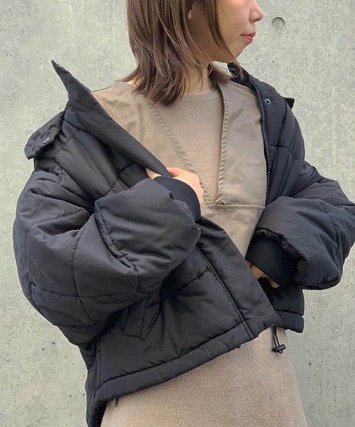 STYLEBLOCK（スタイルブロック）の「高密度タフタビッグシルエットドルマンスリーブ中綿ジャケット（ダウンジャケット/コート・レディース・ブラック/ベージュ/ブラウン/カーキ・M）」の2枚目の写真