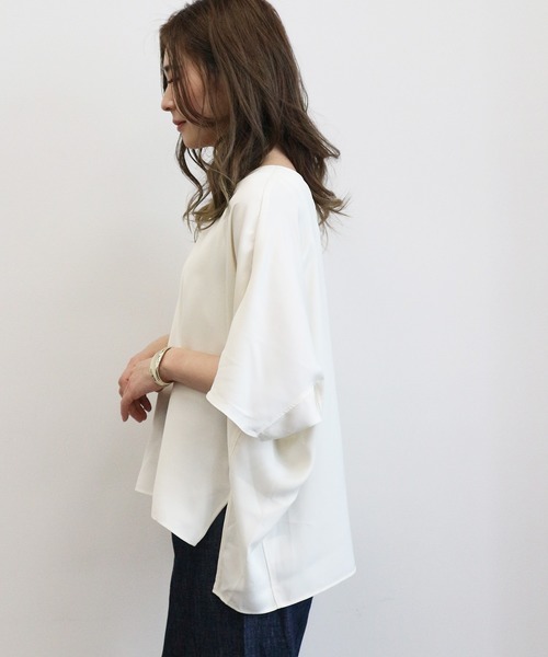 AMERICAN HOLIC（アメリカンホリック）の「ドルマン裾スリットドレープブラウス　＊〇（シャツ/ブラウス・レディース・ドット/アイボリー/グリーン/ネイビー・FREE）」の5枚目の写真