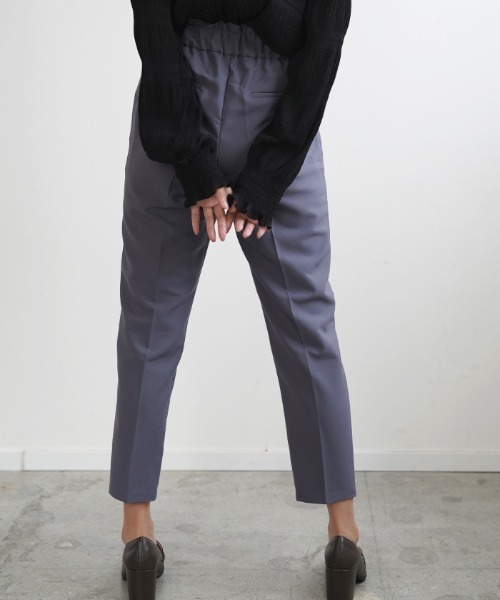 Futier land（フューティアランド）の「美脚シルエットテーパードパンツ（スラックス・レディース・ホワイト/ブラック/ベージュ/マスタード/モカ/ブルーグレー/サンドベージュ/ダークブラウン/ブラウン/レッドパープル/グレイッシュベージュ/ミント/イエロー/グリーン/キャメル/ネイビー・MEDIUM/LARGE/XX-LARGE/X-LARGE/SMALL）」の18枚目の写真