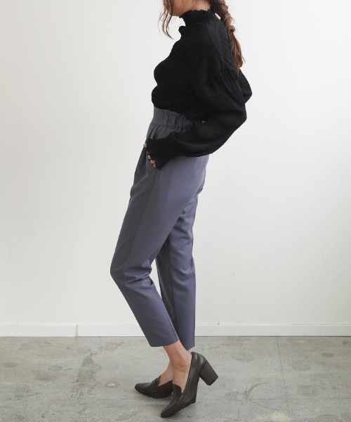 Futier land（フューティアランド）の「美脚シルエットテーパードパンツ（スラックス・レディース・ホワイト/ブラック/ベージュ/マスタード/モカ/ブルーグレー/サンドベージュ/ダークブラウン/ブラウン/レッドパープル/グレイッシュベージュ/ミント/イエロー/グリーン/キャメル/ネイビー・MEDIUM/LARGE/XX-LARGE/X-LARGE/SMALL）」の19枚目の写真