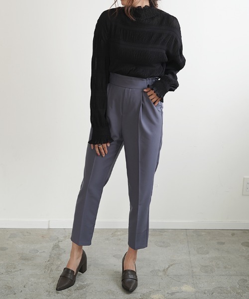 Futier land（フューティアランド）の「美脚シルエットテーパードパンツ（スラックス・レディース・ホワイト/ブラック/ベージュ/マスタード/モカ/ブルーグレー/サンドベージュ/ダークブラウン/ブラウン/レッドパープル/グレイッシュベージュ/ミント/イエロー/グリーン/キャメル/ネイビー・MEDIUM/LARGE/XX-LARGE/X-LARGE/SMALL）」の20枚目の写真