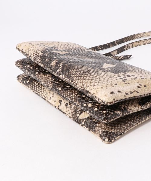 DouDou（ドゥドゥ）の「パイソンウォレットショルダー2020（ショルダーバッグ・レディース・ベージュ・FREE）」の4枚目の写真
