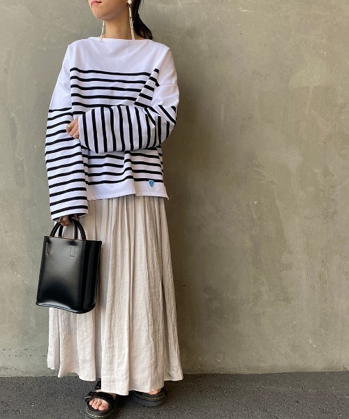 ORCIVAL（オーシバル）の「[ORCIVAL/オーシバル] ビッグシルエットボーダーTシャツ（Tシャツ/カットソー・レディース・ブルー/ブラック/オリーブ/ライトベージュ・1）」の2枚目の写真