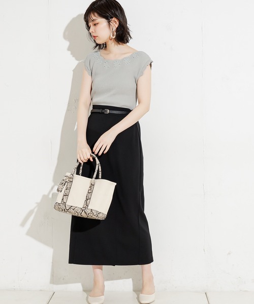 natural couture（ナチュラルクチュール）の「90cm丈ベルト付きカットタイトスカート（スカート・レディース・ブラック/ブラウン/サックスブルー/ライトベージュ・FREE）」の6枚目の写真