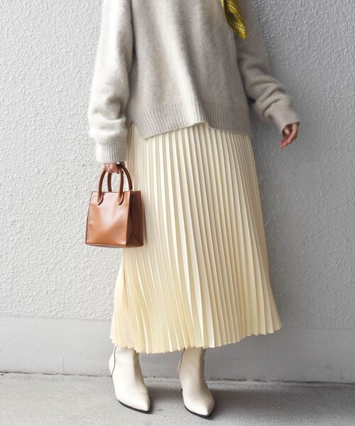 SHIPS（シップス）の「カレンダリングプリーツスカート◇（スカート・レディース・ベージュ/ブラウン/ワイン/ベージュ系その他/クリアイエロー/ブラック・ONE SIZE）」の15枚目の写真