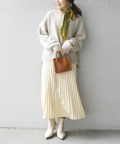 SHIPS（シップス）の「カレンダリングプリーツスカート◇（スカート・レディース・ベージュ/ブラウン/ワイン/ベージュ系その他/クリアイエロー/ブラック・ONE SIZE）」の13枚目の写真