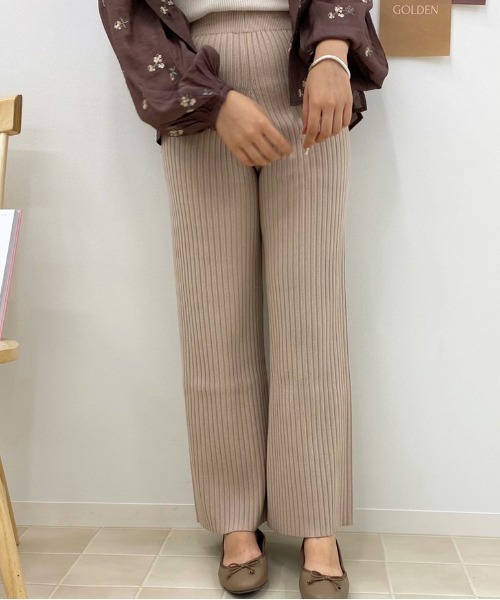 apres jour(アプレジュール)の「ニットリブイージーパンツ【ZOZOTOWN限定アイテム】(その他パンツ・レディース・モカ/アイボリー/ダークブラウン/スモークピンク/ライトベージュ・MEDIUM/SMALL)」の1枚目の写真