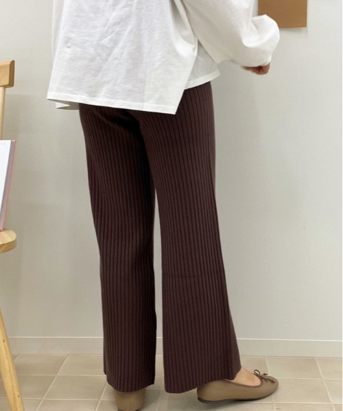 apres jour(アプレジュール)の「ニットリブイージーパンツ【ZOZOTOWN限定アイテム】(その他パンツ・レディース・モカ/アイボリー/ダークブラウン/スモークピンク/ライトベージュ・MEDIUM/SMALL)」の11枚目の写真