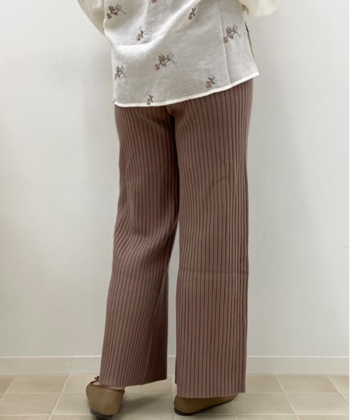 apres jour(アプレジュール)の「ニットリブイージーパンツ【ZOZOTOWN限定アイテム】(その他パンツ・レディース・モカ/アイボリー/ダークブラウン/スモークピンク/ライトベージュ・MEDIUM/SMALL)」の15枚目の写真