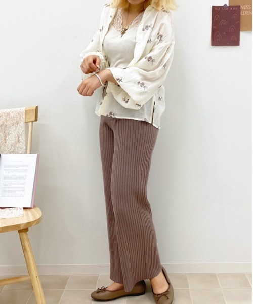 apres jour(アプレジュール)の「ニットリブイージーパンツ【ZOZOTOWN限定アイテム】(その他パンツ・レディース・モカ/アイボリー/ダークブラウン/スモークピンク/ライトベージュ・MEDIUM/SMALL)」の16枚目の写真