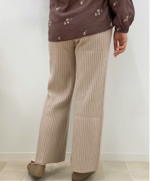 apres jour(アプレジュール)の「ニットリブイージーパンツ【ZOZOTOWN限定アイテム】(その他パンツ・レディース・モカ/アイボリー/ダークブラウン/スモークピンク/ライトベージュ・MEDIUM/SMALL)」の19枚目の写真