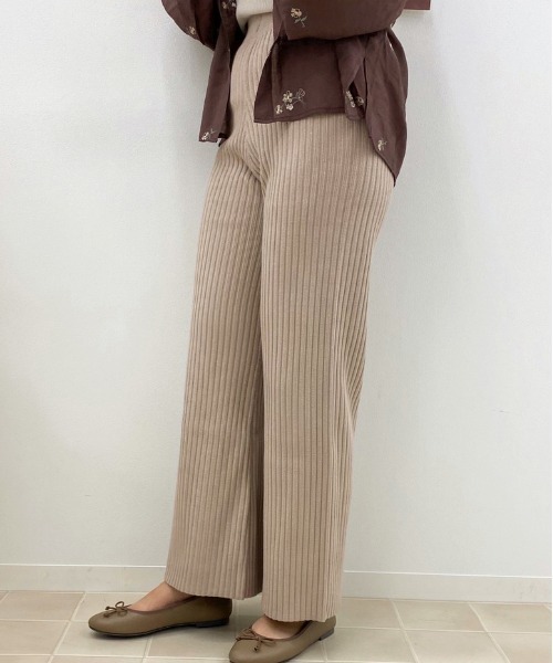 apres jour(アプレジュール)の「ニットリブイージーパンツ【ZOZOTOWN限定アイテム】(その他パンツ・レディース・モカ/アイボリー/ダークブラウン/スモークピンク/ライトベージュ・MEDIUM/SMALL)」の18枚目の写真