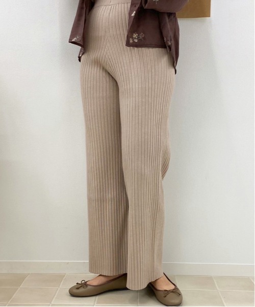 apres jour(アプレジュール)の「ニットリブイージーパンツ【ZOZOTOWN限定アイテム】(その他パンツ・レディース・モカ/アイボリー/ダークブラウン/スモークピンク/ライトベージュ・MEDIUM/SMALL)」の17枚目の写真