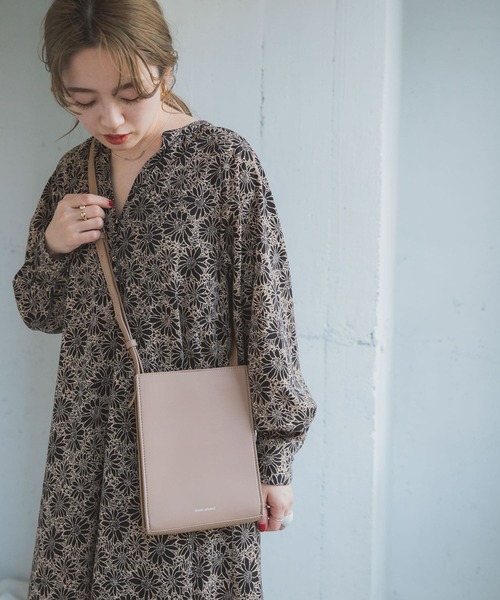 ITEMS URBANRESEARCH（アイテムズ アーバンリサーチ）の「ボックスショルダーバッグ（ショルダーバッグ・レディース・ブラック/グレー/オフホワイト・-）」の5枚目の写真