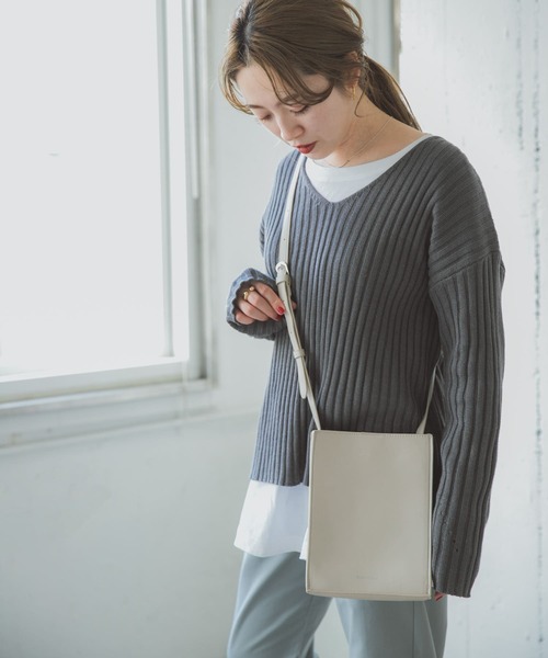 ITEMS URBANRESEARCH（アイテムズ アーバンリサーチ）の「ボックスショルダーバッグ（ショルダーバッグ・レディース・ブラック/グレー/オフホワイト・-）」の11枚目の写真