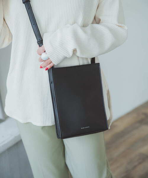 ITEMS URBANRESEARCH（アイテムズ アーバンリサーチ）の「ボックスショルダーバッグ（ショルダーバッグ・レディース・ブラック/グレー/オフホワイト・-）」の20枚目の写真