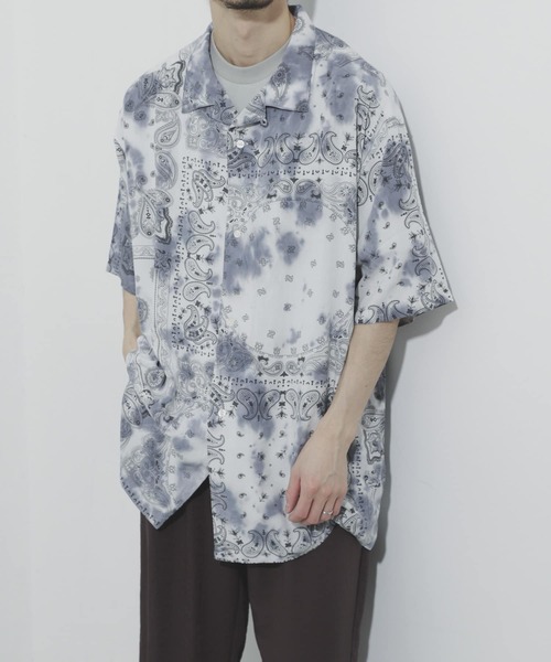 SENSE OF PLACE by URBAN RESEARCH(センスオブプレイスバイアーバンリサーチ)の「タイダイバンダナシャツ(5分袖)(シャツ/ブラウス・メンズ・ブルー/チャコールグレー・LARGE/MEDIUM)」の2枚目の写真