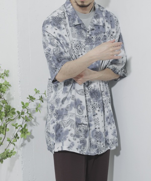 SENSE OF PLACE by URBAN RESEARCH(センスオブプレイスバイアーバンリサーチ)の「タイダイバンダナシャツ(5分袖)(シャツ/ブラウス・メンズ・ブルー/チャコールグレー・LARGE/MEDIUM)」の3枚目の写真