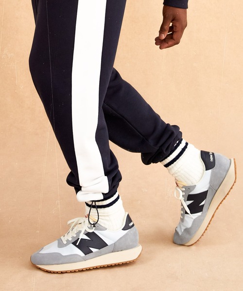 NEW BALANCE(ニューバランス)の「MS237(スニーカー・メンズ・ライトブルー/グレー/ホワイト・27.5cm/23.5cm/23.0cm/25.0cm/26.0cm/24.5cm/28.0cm/25.5cm/26.5cm/29.0cm/27.0cm/22.5cm/24.0cm/28.5cm)」の6枚目の写真